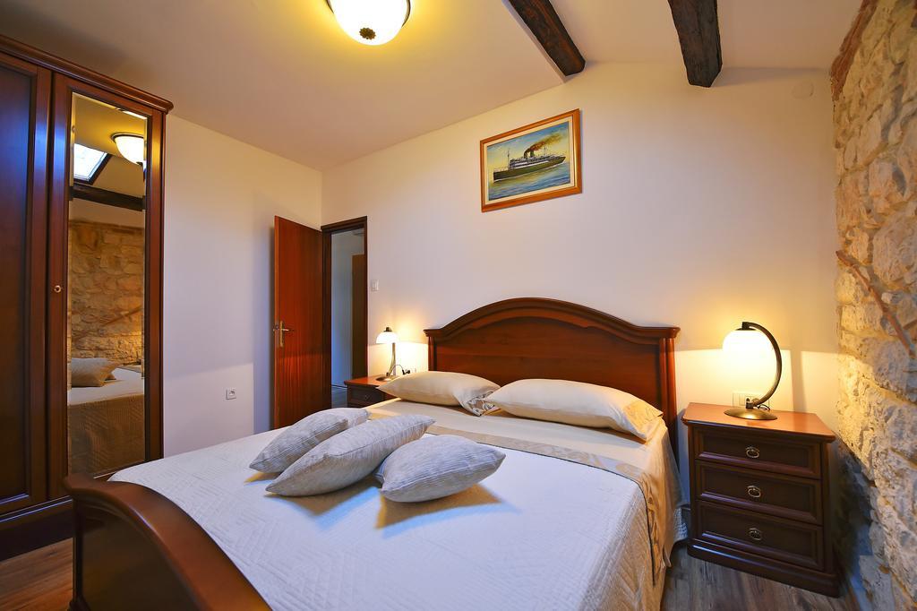 Antique Apartment Arsenale Rovinj Exterior foto