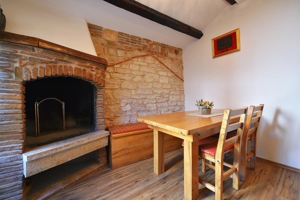 Antique Apartment Arsenale Rovinj Exterior foto