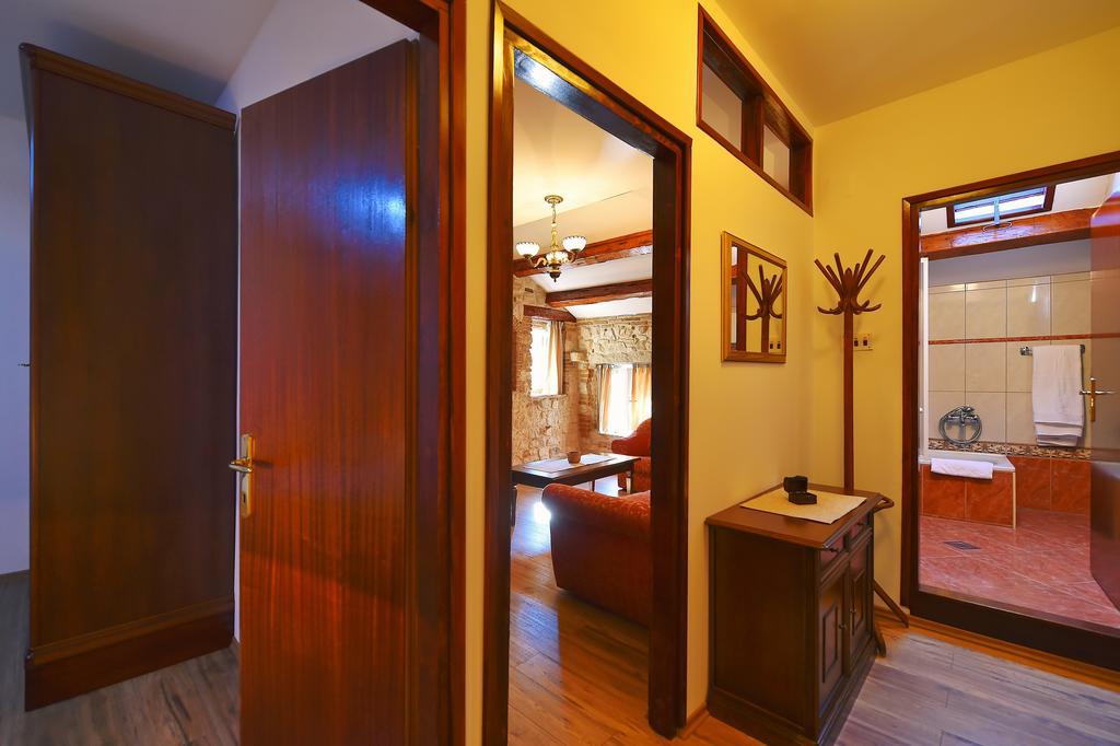 Antique Apartment Arsenale Rovinj Exterior foto